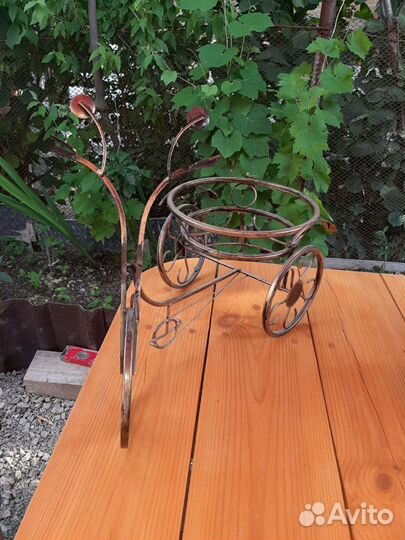 Подставка для цветов кованный