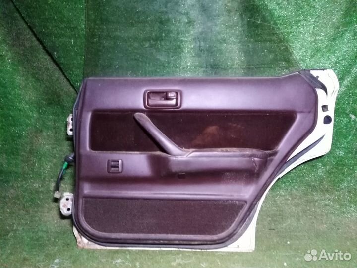 Дверь задняя правая Toyota Vista SV20 Пустая