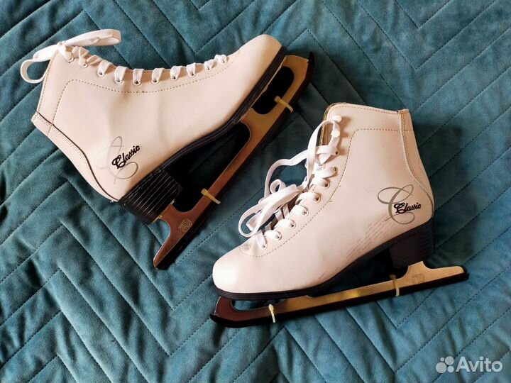 Коньки женские фигурные