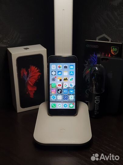 Телефон iPhone 6s