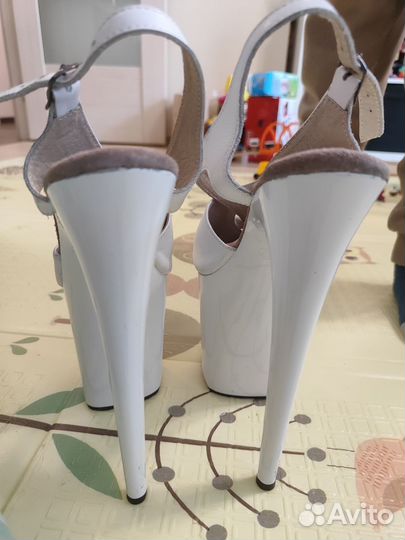 Босоножки стрипы тройки белые 38