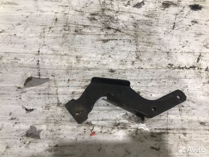 A9608306514 Кронштейн трубки радиатора Actros