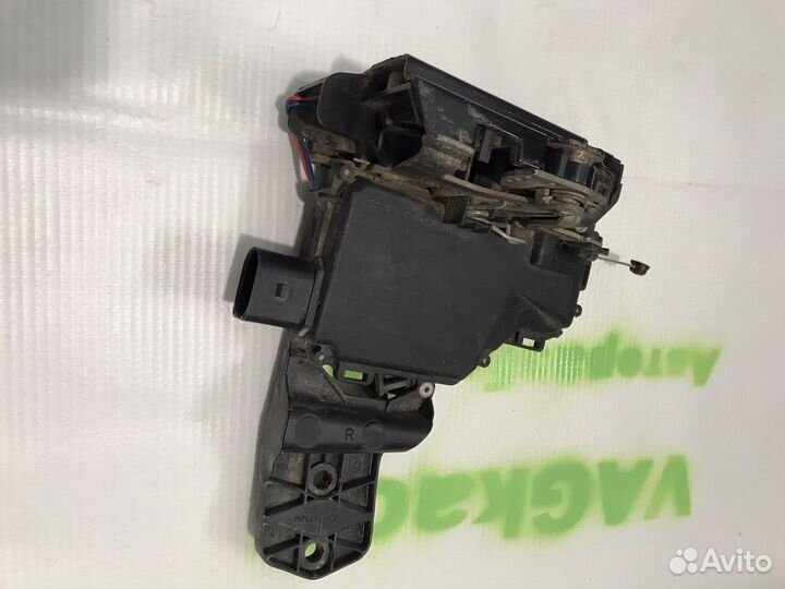 Замок двери передний правый volkswagen passat b5