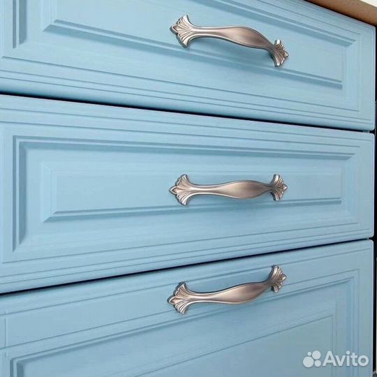 Кухонный гарнитур в современном стиле на заказ