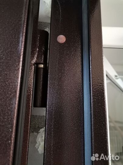 Дверь входная металлическая б/у