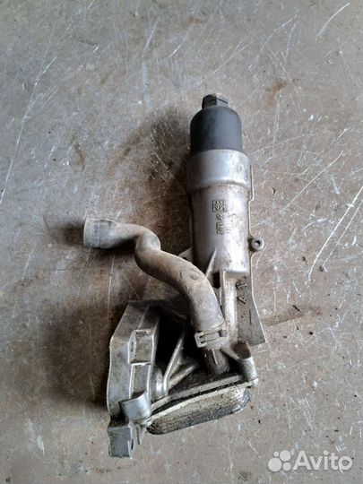 Корпус масляного фильтра на Mercedes W203