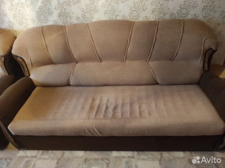 Отдам старую мебель