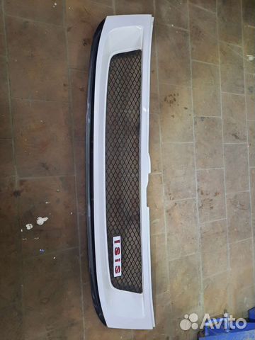 Решетка радиатора тойота исис