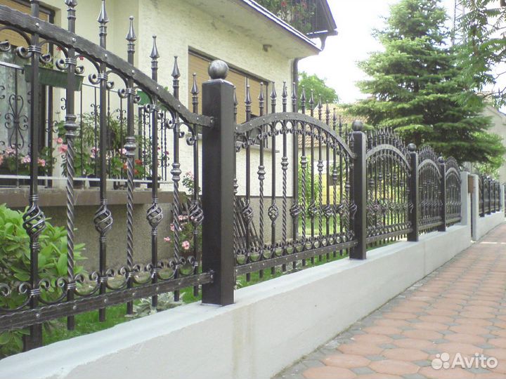 H2Заборы кованные для частного дома металлические