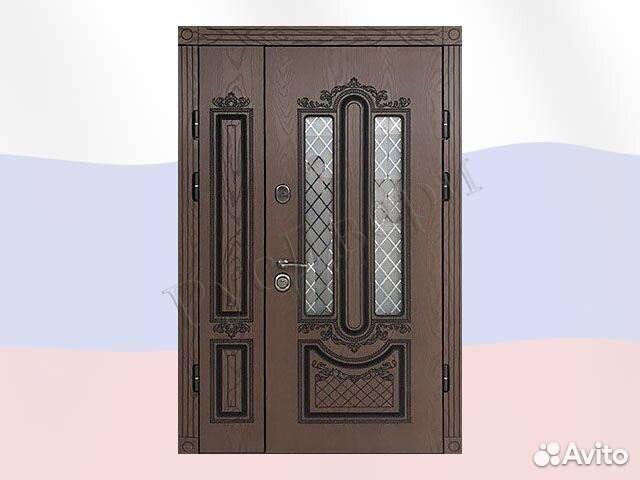 Двустворчатая входная дверь в частный дом