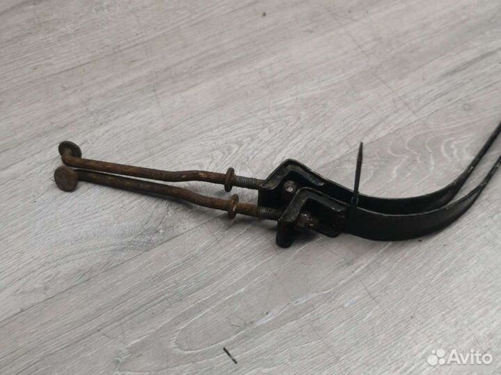 Крепление топливного бака Volkswagen Lt