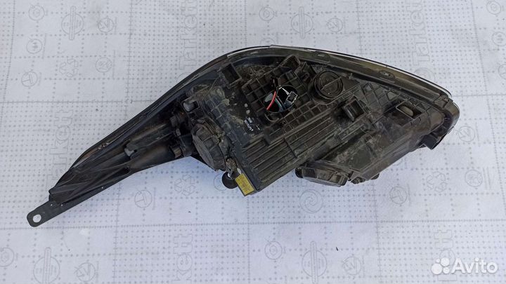 Фара ксенон правая Kia ceed 2 12-18г