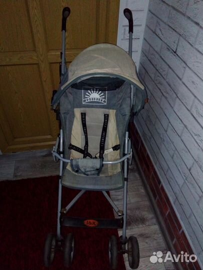 Детская прогулочная коляска