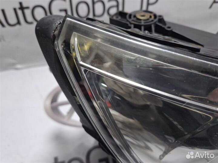 Фара правая Volkswagen Tiguan