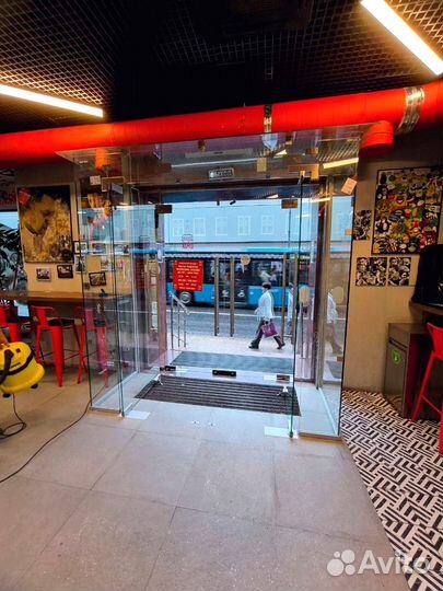 Стеклянные торговые перегородки от производителя