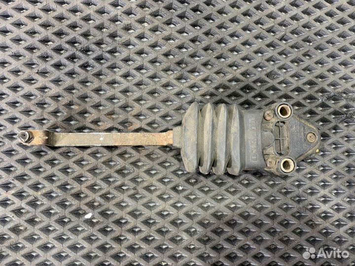 Кран уровня пола кабины Renault Magnum