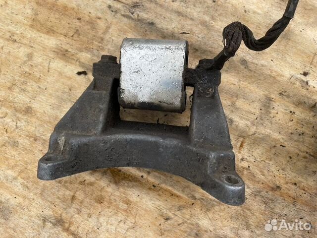 Мерседес w220 опора АКПП кронштейн