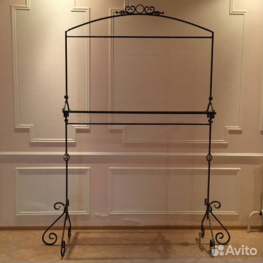 Вешало кованое