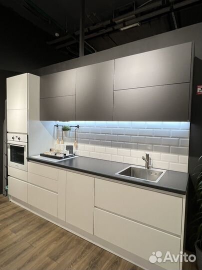 Кухонные гарнитуры