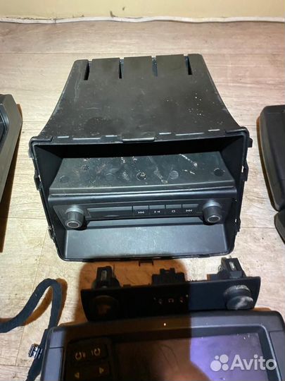 Монитор в задней части салона bmw x5 e70 x6 e71