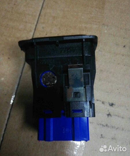 Кнопка аварийной сигнализации opel astra h (2004-2007) 0.0 13100105