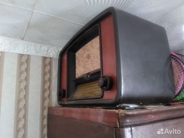 Радиоприемник старинный