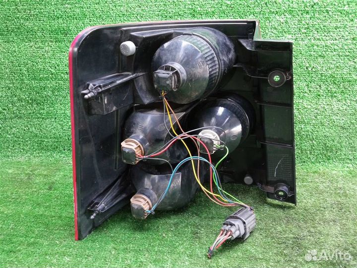 Фонарь задний правый Land Rover Range Rover Sport