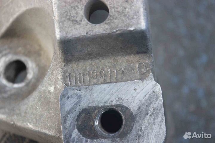 Кронштейн опоры двигателя Volkswagen Golf (Фольксв