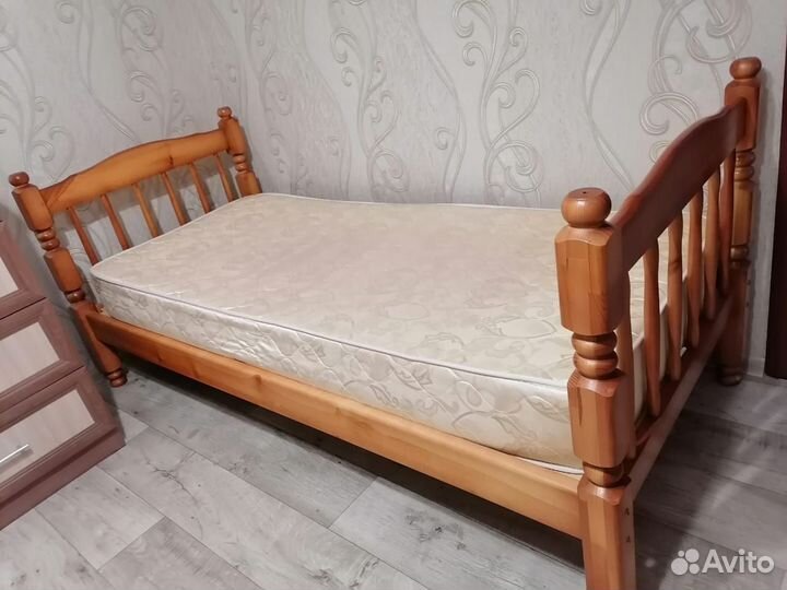 Двухъярусная кровать