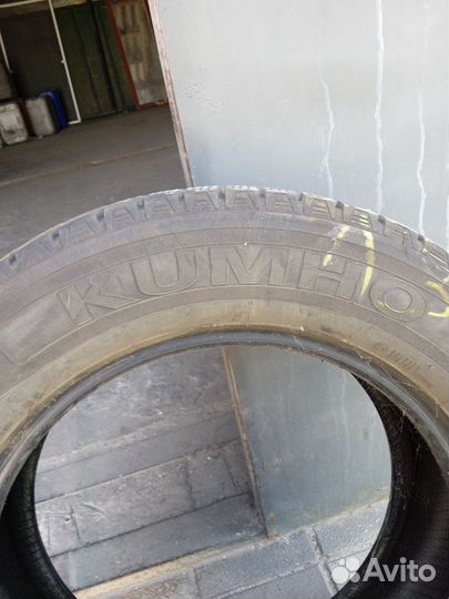 Kumho I'Zen KW31 215/60 R16 99R