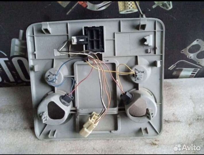 Плафон салона освещения Сузуки Гранд Витара 2.0