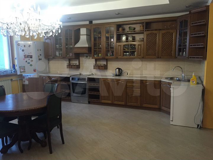 5-к. квартира, 200 м², 5/6 эт.