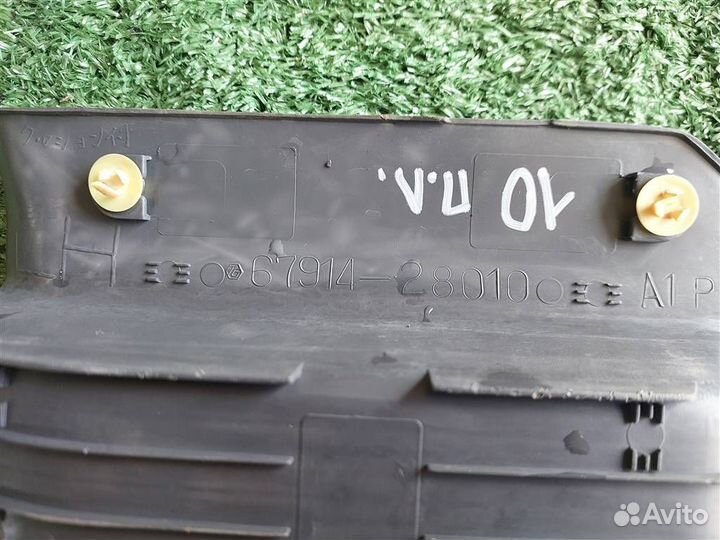 Накладка порога (внутренняя) передняя левая Toyot