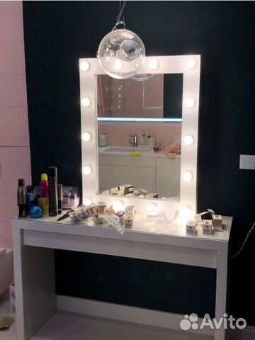 Гримерное настольное зеркало с лампочками