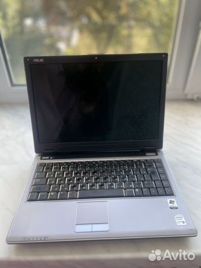 Ноутбук asus