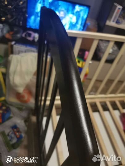 Детская кроватка с маятником и матрасом