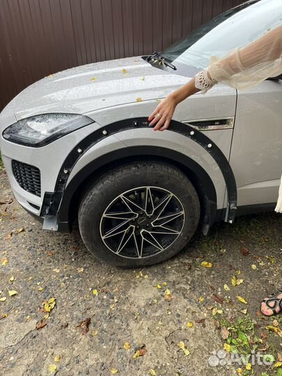 Накладка крыла jaguar e-pace 2019