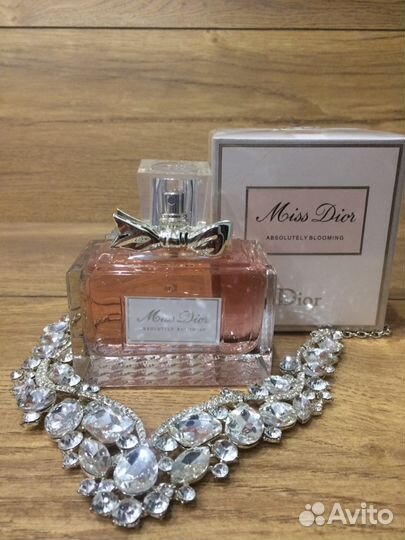 Парфюмерная вода Dior Miss Dior Absolutely Bloomin