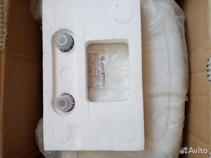Водонагреватель Ariston TI-shape 15 UR EE