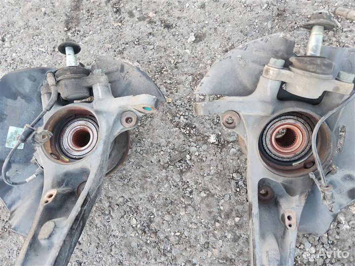 Кулак поворотный передний Kia Sorento XM 2011