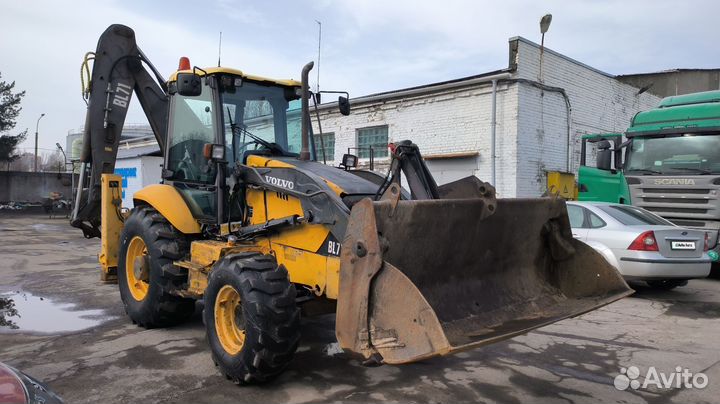 Экскаватор-погрузчик Volvo BL71, 2006