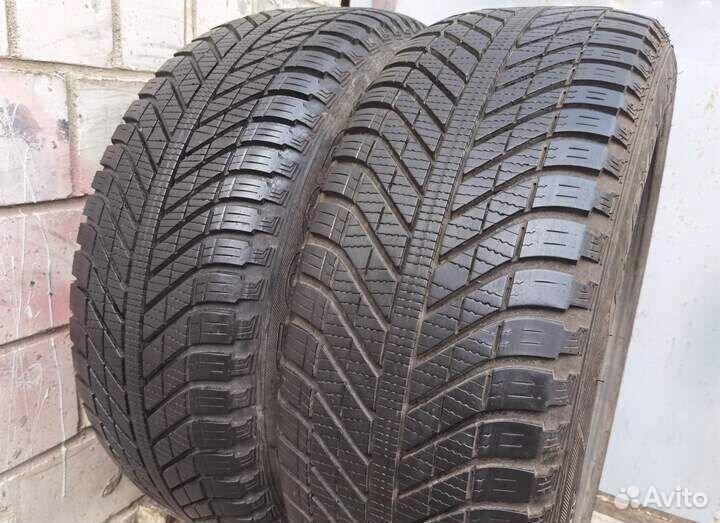 Goodyear Vector 4Seasons 235/55 R17 99V