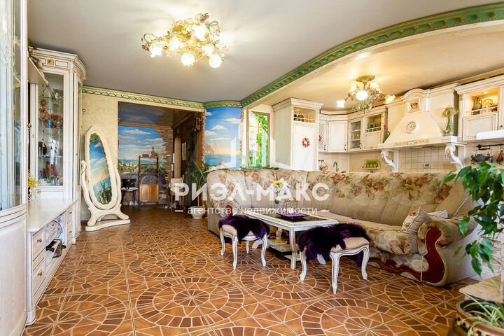 3-к. квартира, 89,7 м², 10/12 эт.