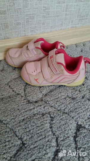 Кроссовки для девочки
