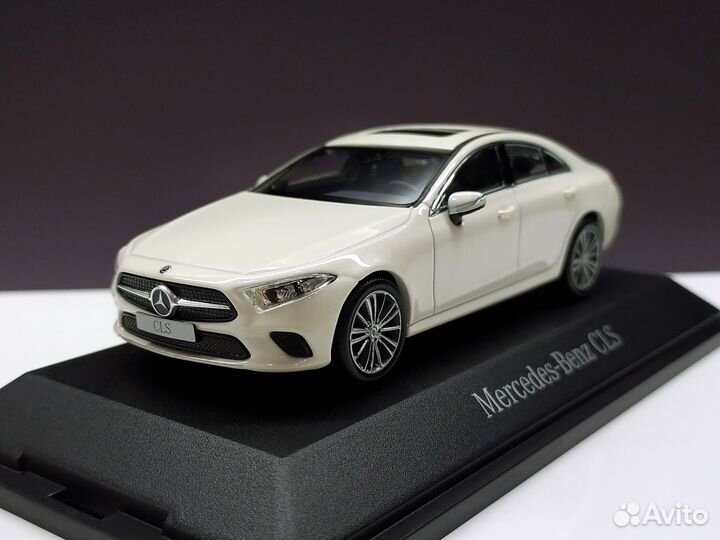 1:43 Mercedes CLS