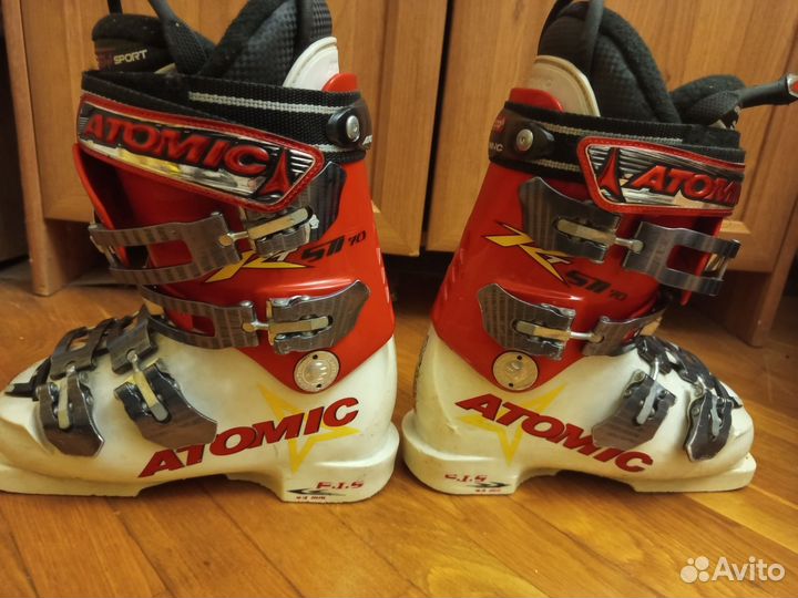 Горнолыжные ботинки atomic