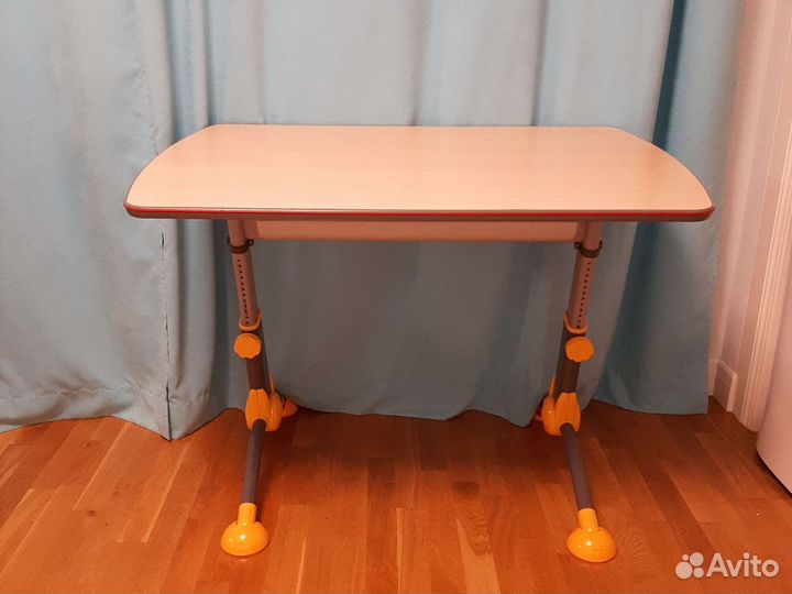 Парта растущая (письменный стол)