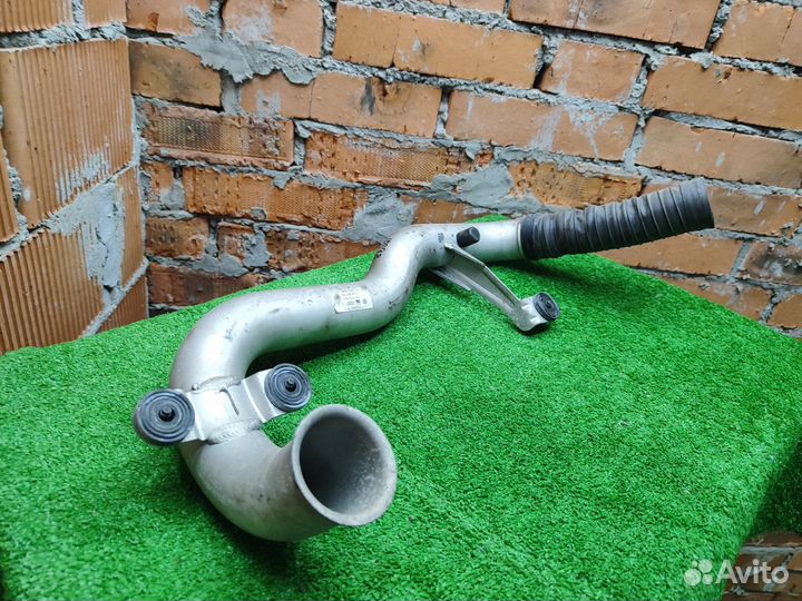 Патрубок впускной Volkswagen Passat B6