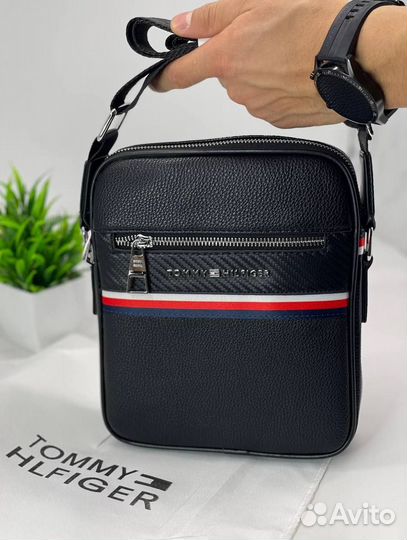 Сумка через плечо от Tommy – неотъемлемая часть