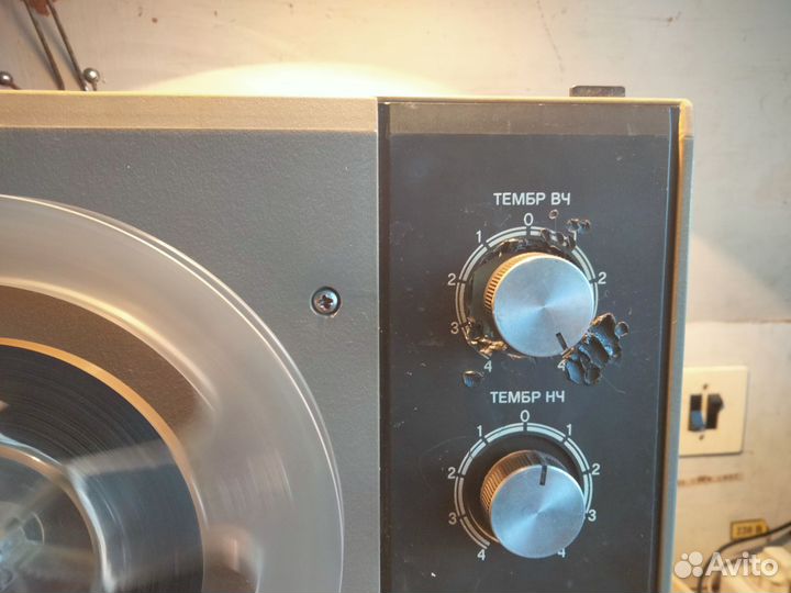 Катушечный магнитофон Сатурн